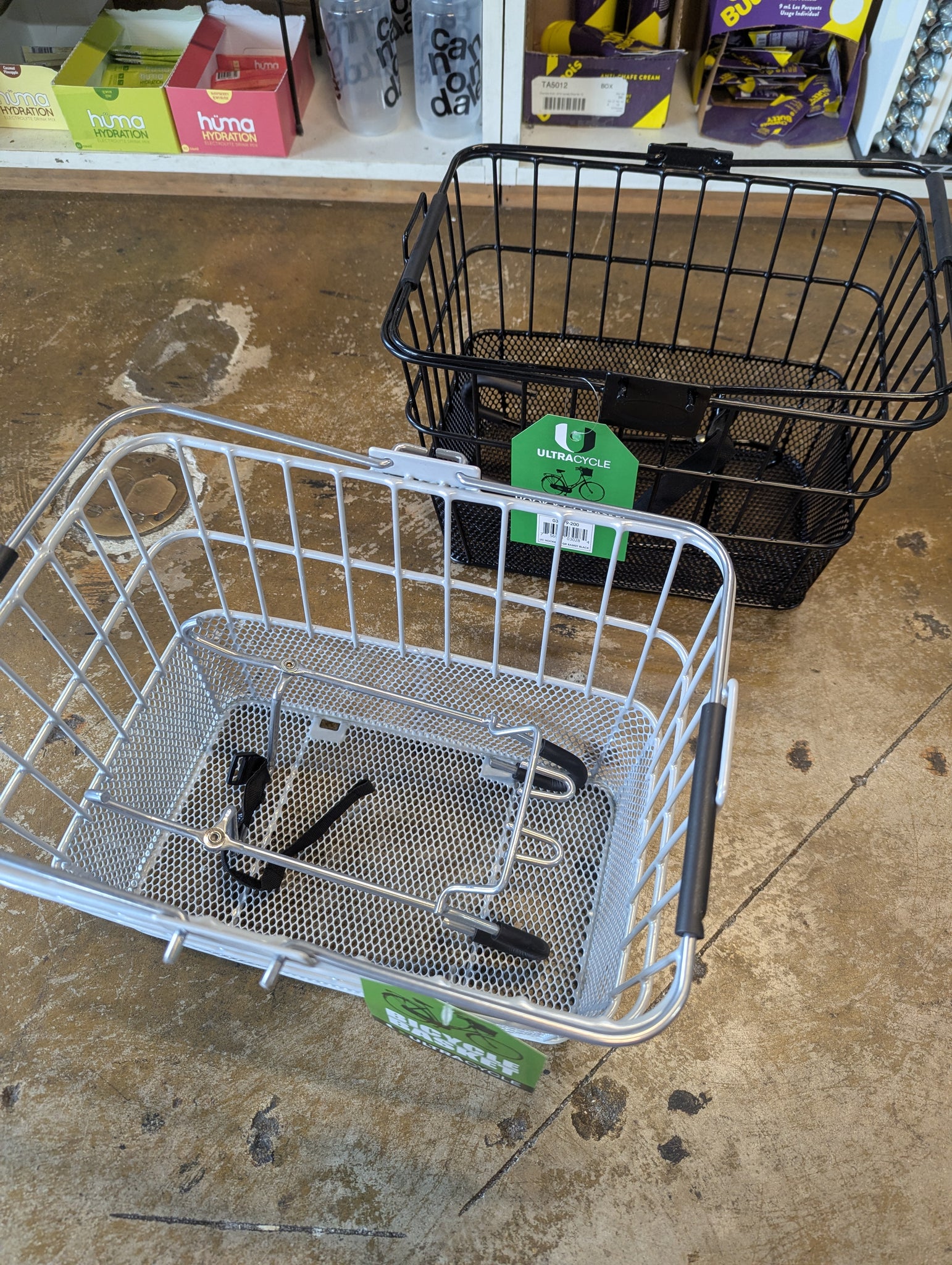 Wire Mesh Basket, Lift Off